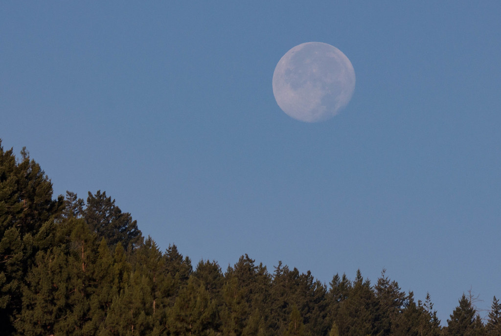 La Luna fotografiada desde Yosemite, California