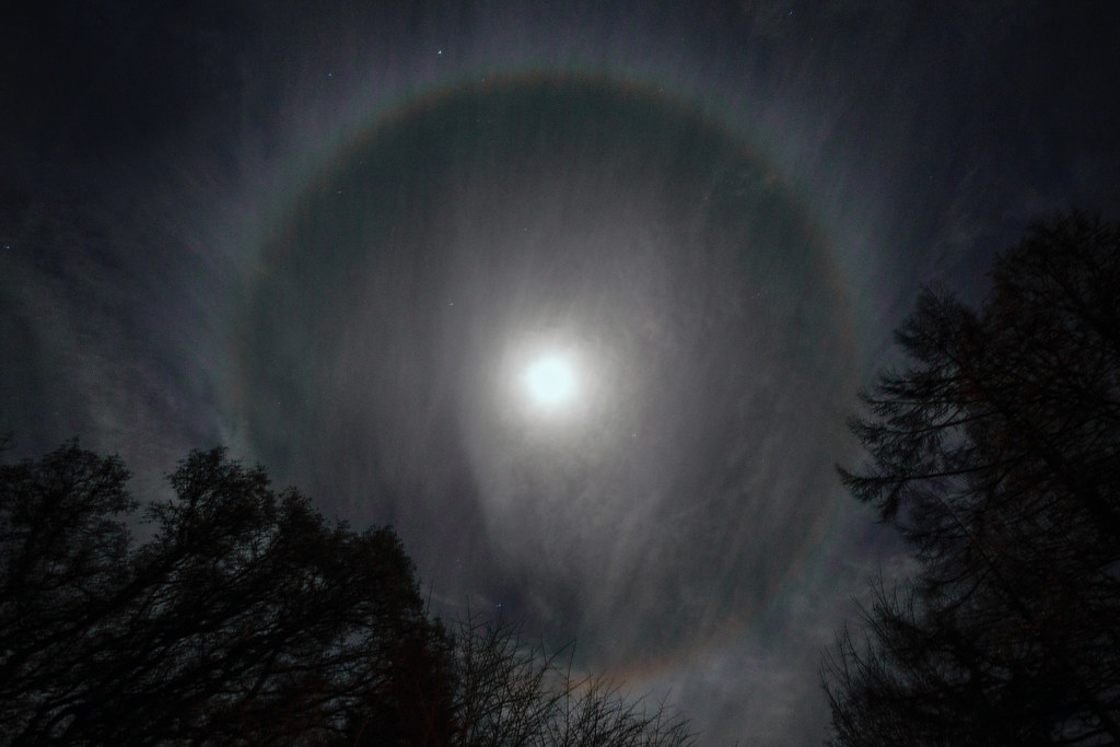 Halo lunar fotografiado desde Escocia