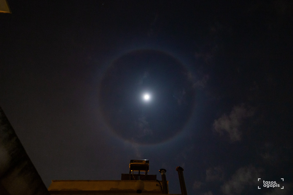 Halo lunar fotografiado desde Tesalónica, Grecia