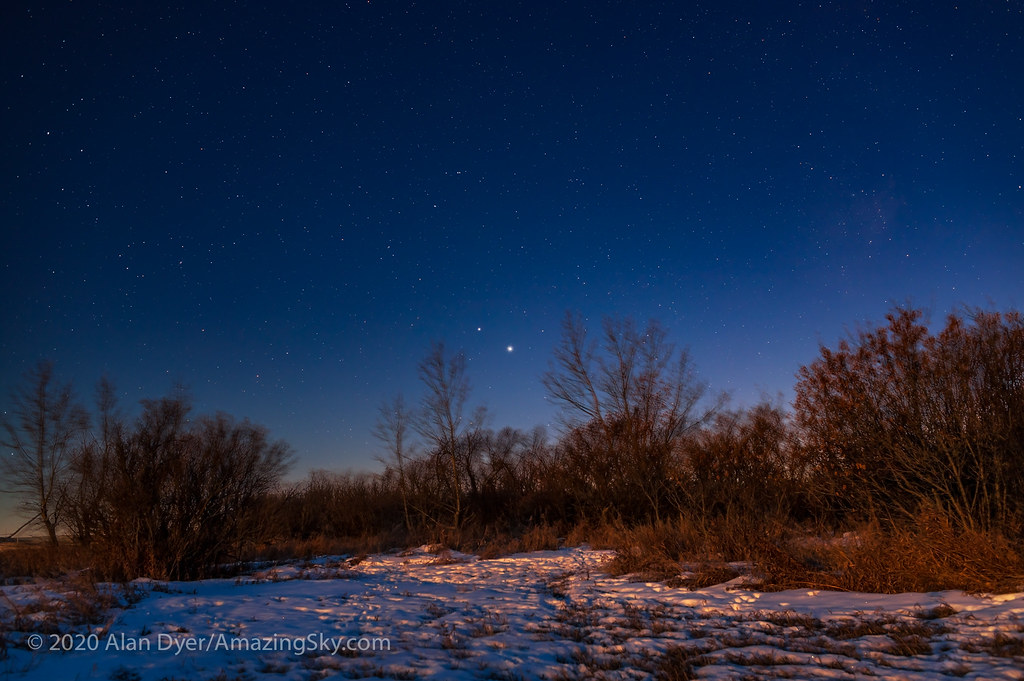 Imagen de Saturno y Júpiter tomada desde Alberta, Canadá