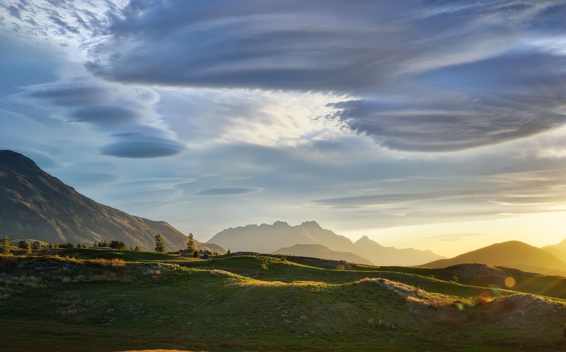 Nubes lenticulares fotografiadas desde Nueva Zelanda