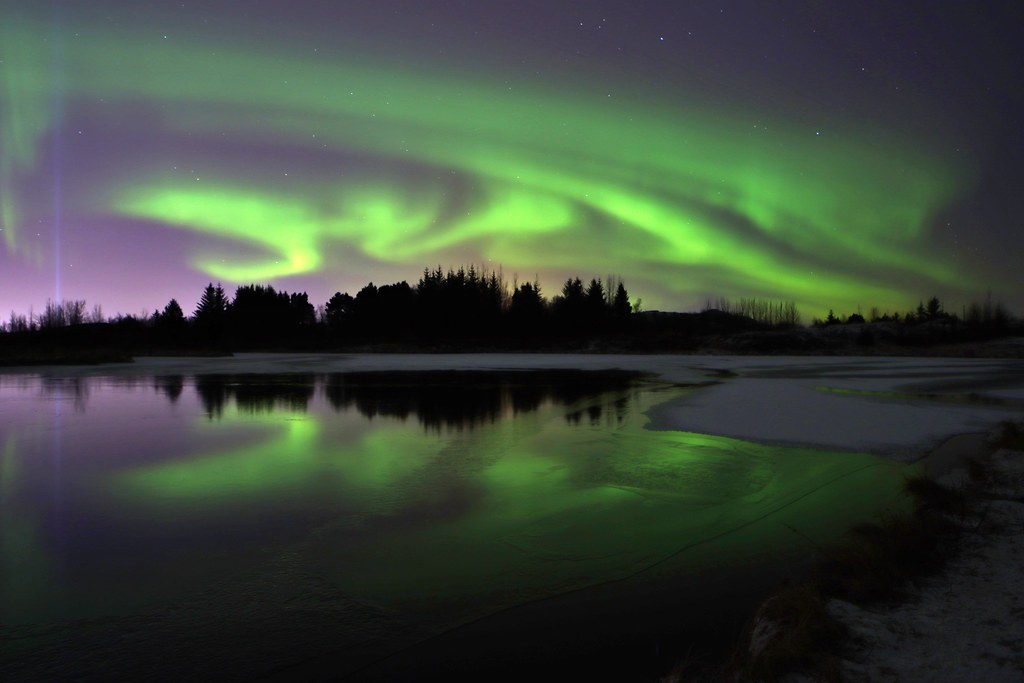 Auroras boreales fotografiadas sobre el Lago Elliðavatn
