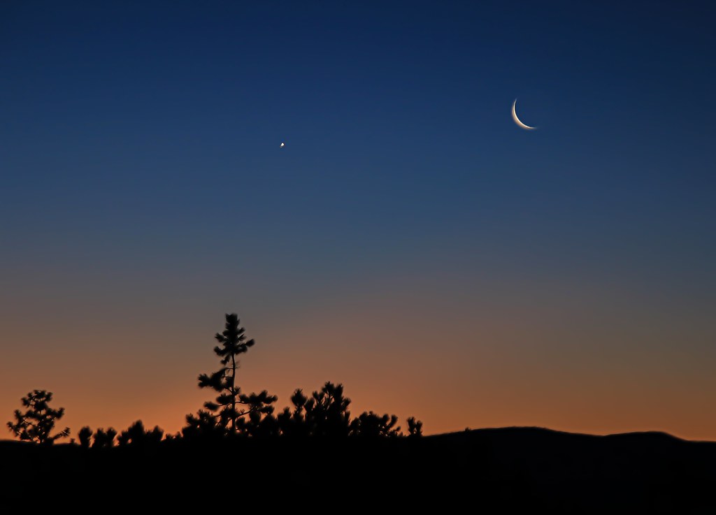 Foto de la Luna y Venus tomada desde Colorado, Estados Unidos