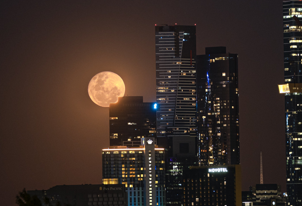 Fotografía de la Luna llena tomada desde Melbourne, Australia