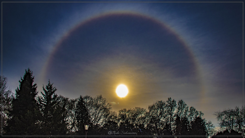 Halo solar fotografiado desde Gödöllő, Hungría