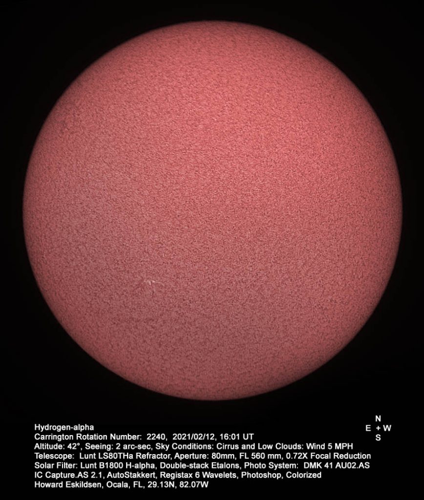 Imagen del Sol captada en la línea de emisión H-alfa