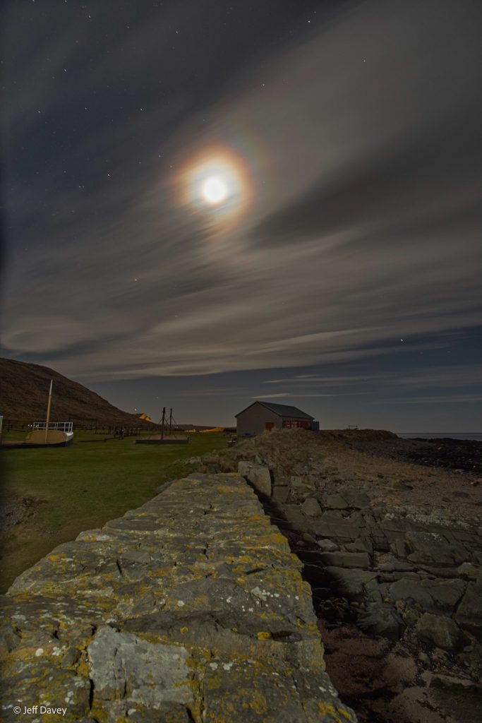 Foto de una corona lunar captada desde Whitehills, Escocia