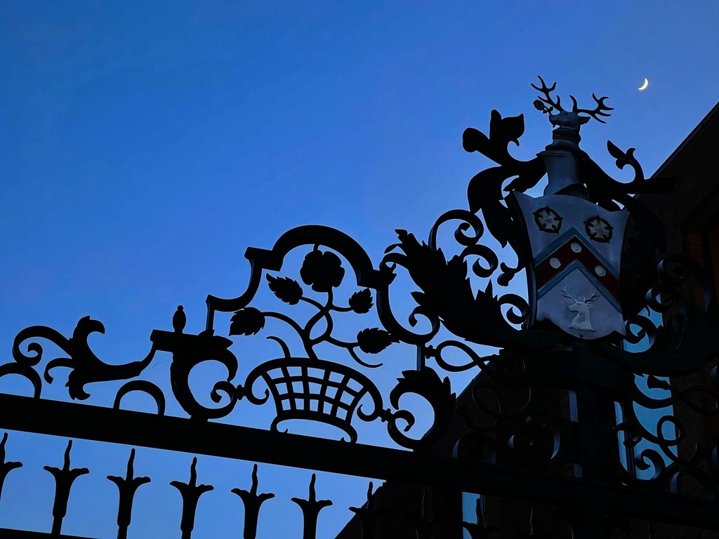 Imagen de la Luna creciente captada desde Cambridge, Inglaterra