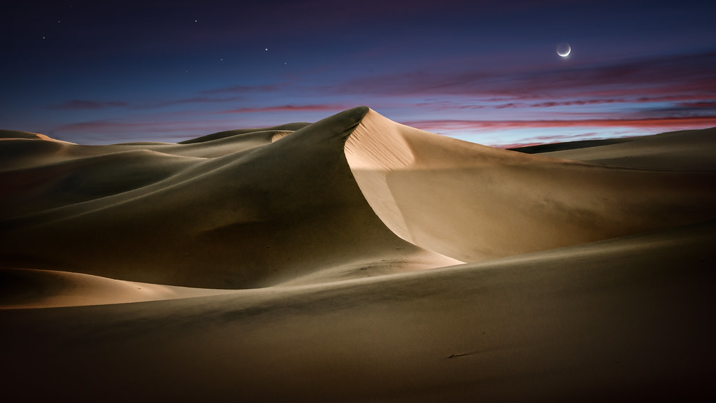 La Luna fotografiada desde el Valle de la Muerte, California