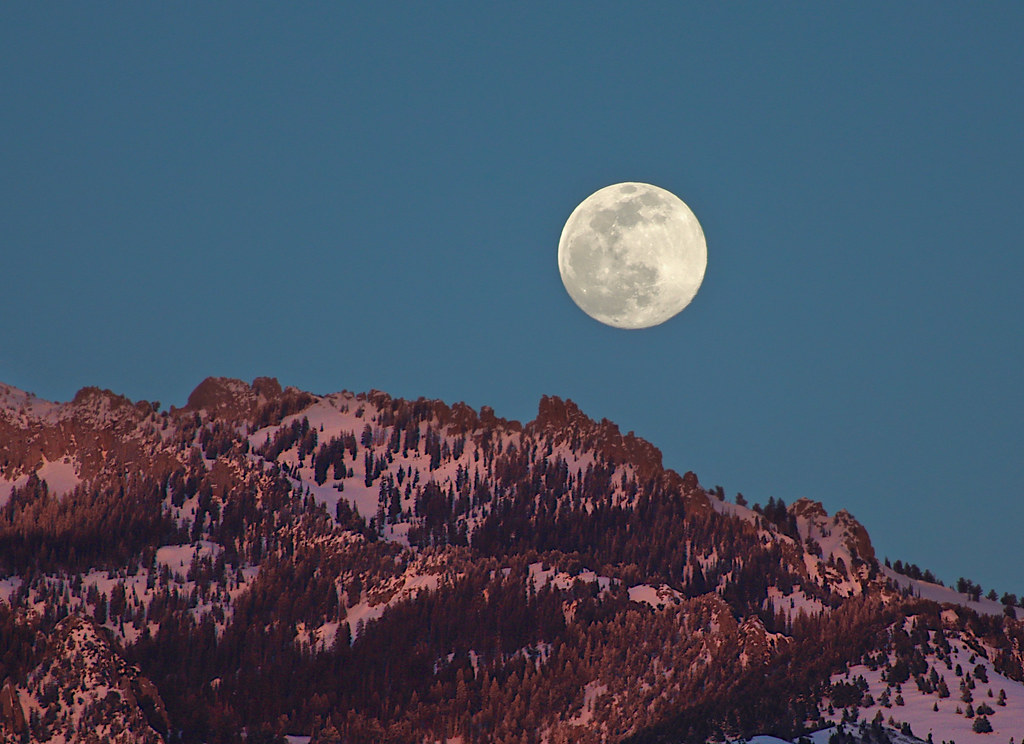 Foto de la Luna tomada desde Salt Lake City, Utah