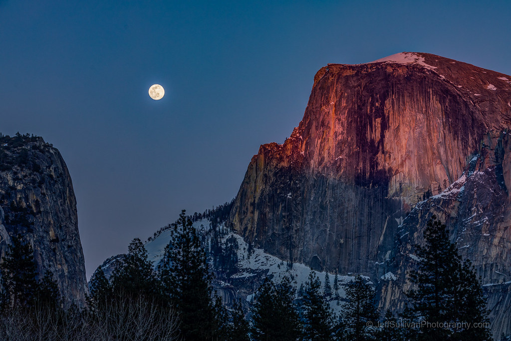 La Luna captada desde Yosemite, California