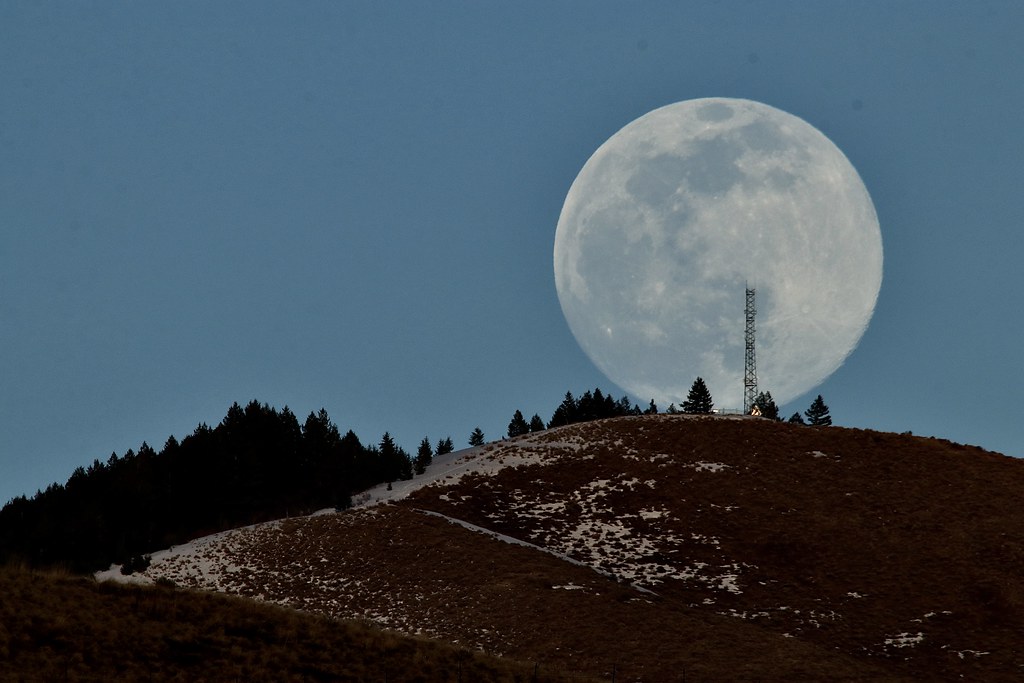 La salida de la Luna fotografiada desde Boise, Idaho