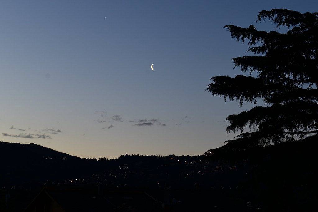La Luna menguante fotografiada desde Grottaferrata, Italia