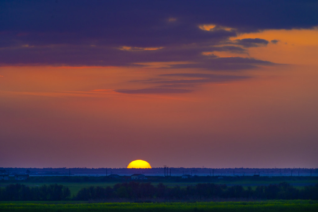 La puesta de Sol fotografiada desde Hiers-Brouage, Francia