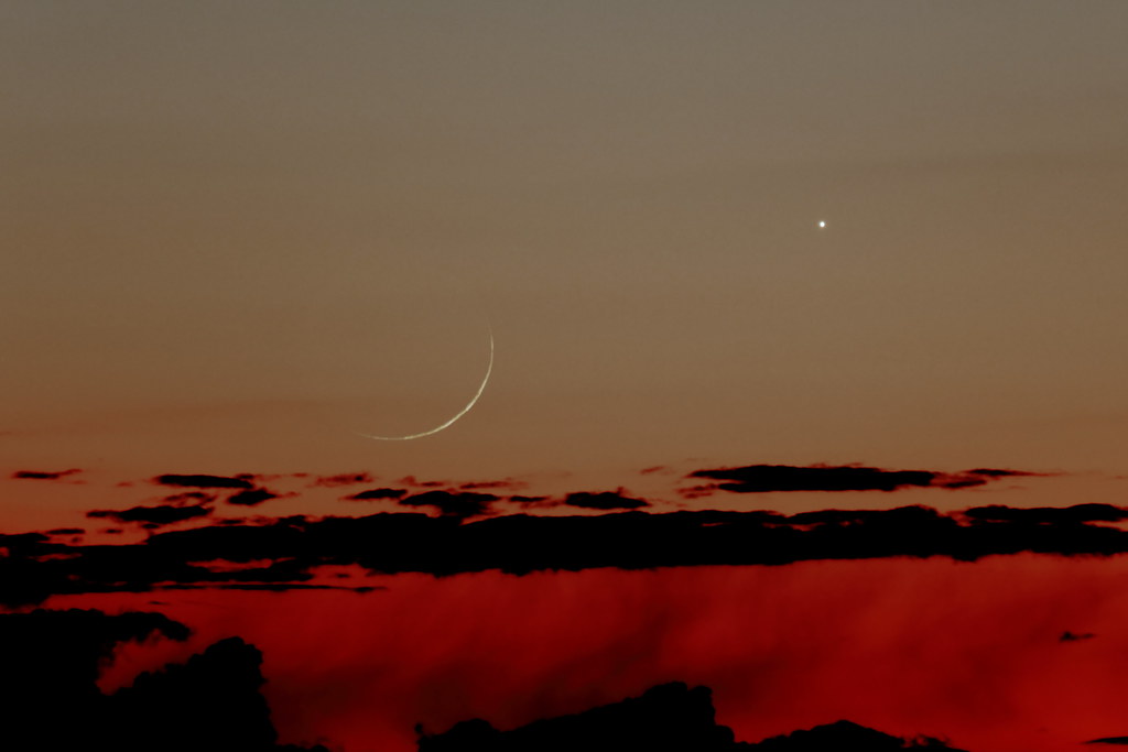 La Luna y Venus fotografiados al atardecer en Pennsylvania