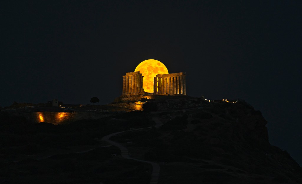 La Luna llena y el Templo de Poseidón (Sunión, Grecia)